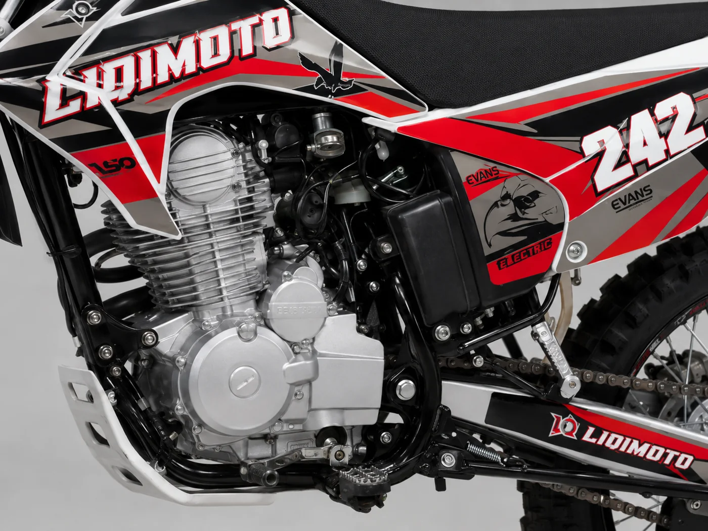 250-Class Full-Size Dirt Bike view 4